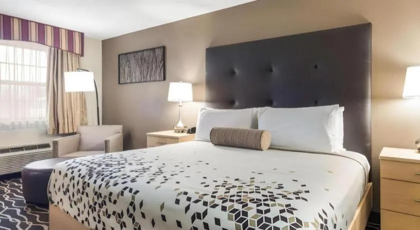 Bed in Americas Best Value Inn Alliance