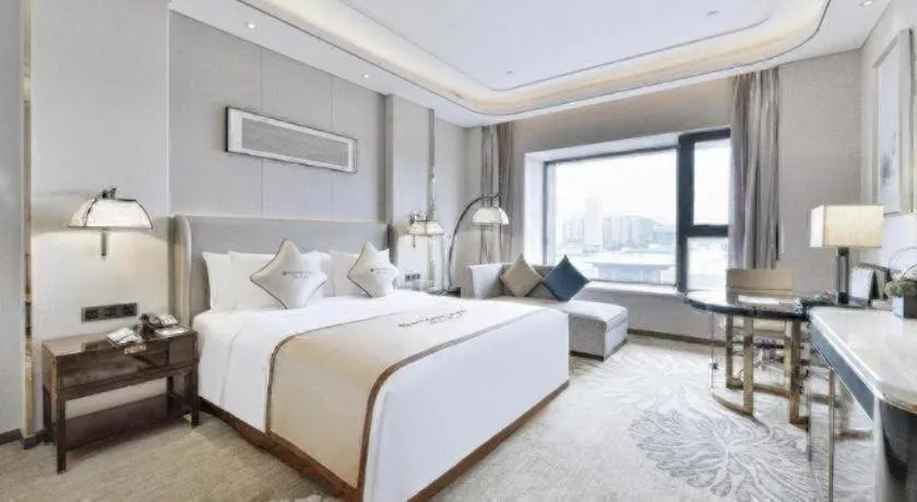 Bed in Wyndham Grand Plaza Royale Huayu Chongqing