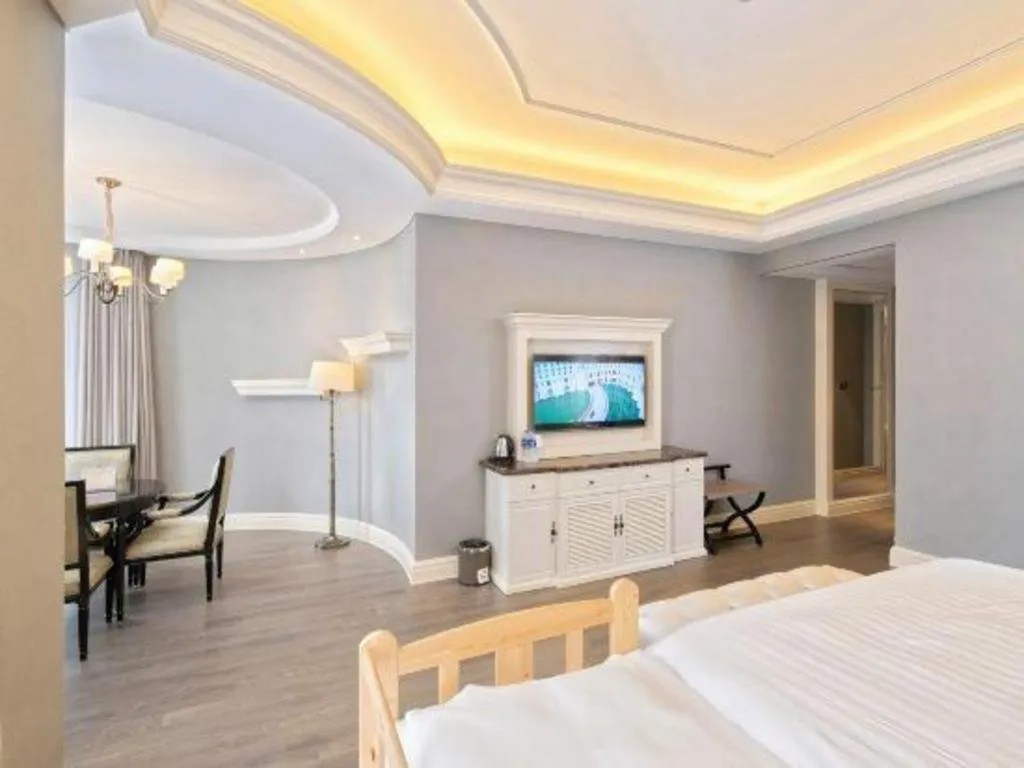 Bed in Yin Run Jin Jiang Castle Hotel