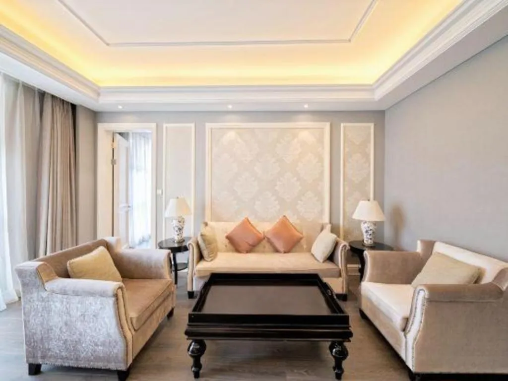 Yin Run Jin Jiang Castle Hotel