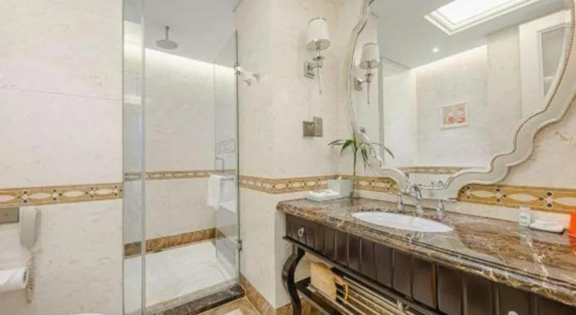 Yin Run Jin Jiang Castle Hotel