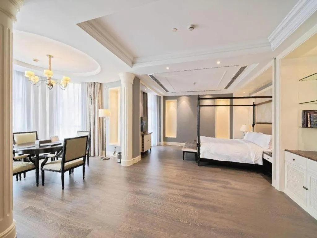 Bed in Yin Run Jin Jiang Castle Hotel