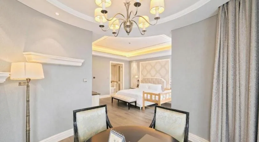 Yin Run Jin Jiang Castle Hotel