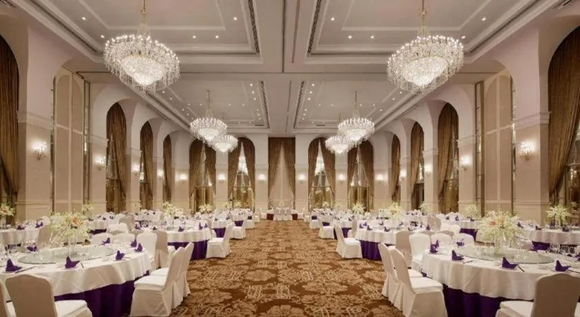 Yin Run Jin Jiang Castle Hotel