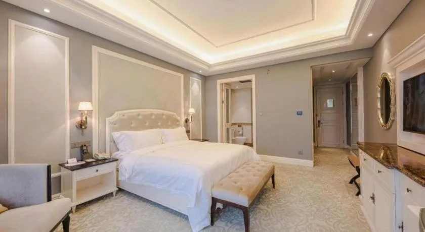 Bed in Yin Run Jin Jiang Castle Hotel