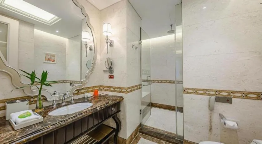 Yin Run Jin Jiang Castle Hotel