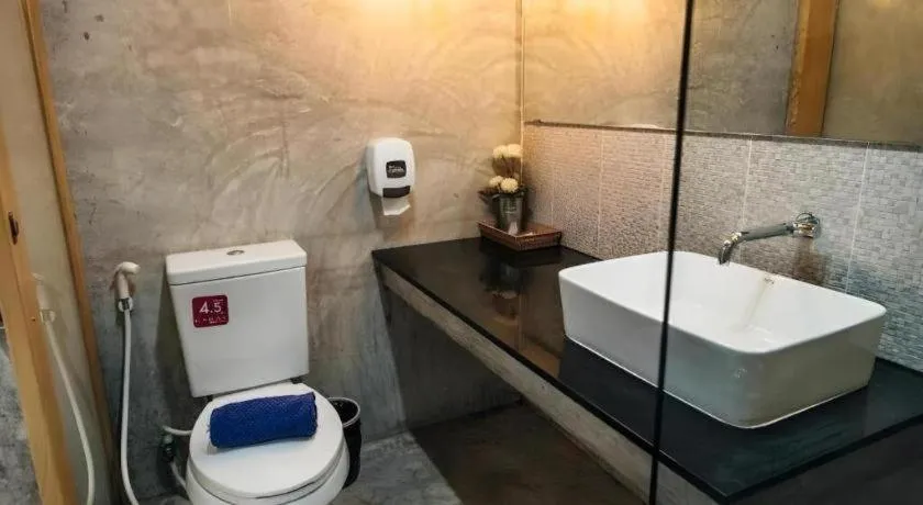 Journey Hostel Surat