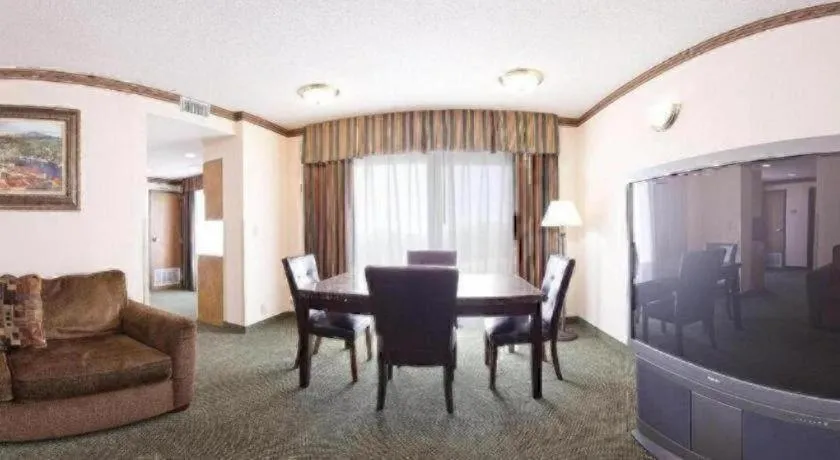 Holiday Inn Express Hotel & Suites Cleveland - Ms By IHG