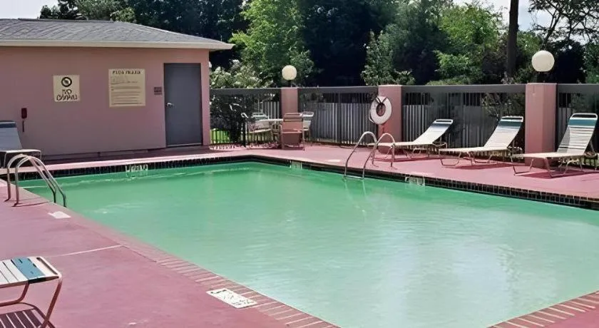 Holiday Inn Express Hotel & Suites Cleveland - Ms By IHG