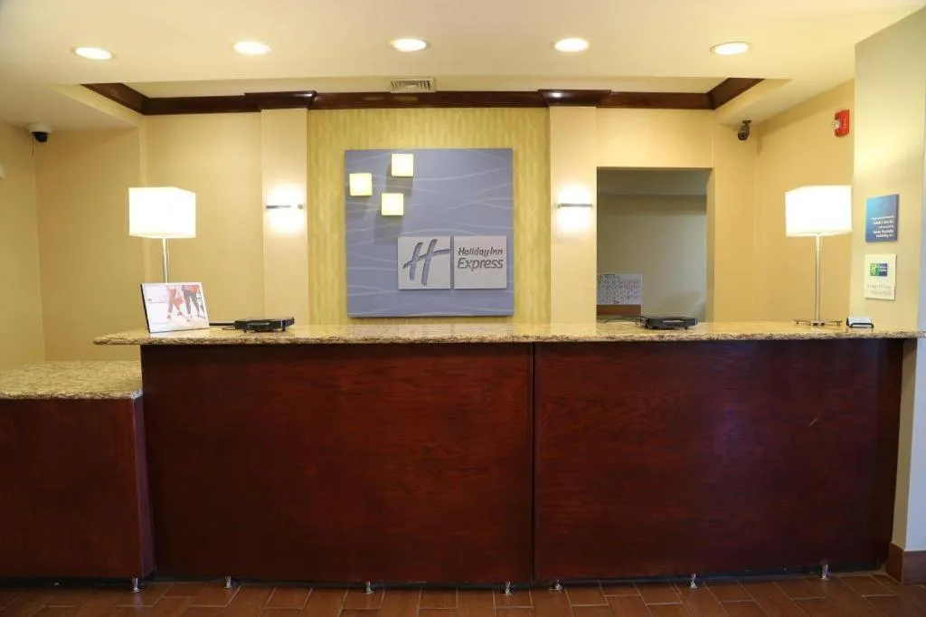 Holiday Inn Express Hotel & Suites Cleveland - Ms By IHG