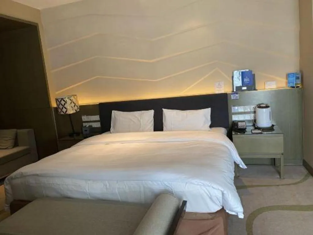 Bed in Urumqi Tianyuan Hotel