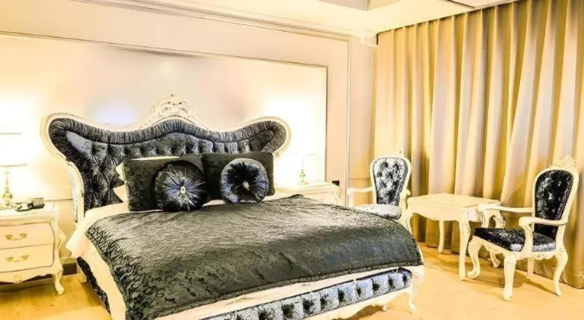 Bed in Alvarez Hotel