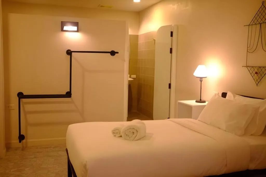 Bed in Silp-Pa Phra Nakhon Si Ayutthaya Hotel