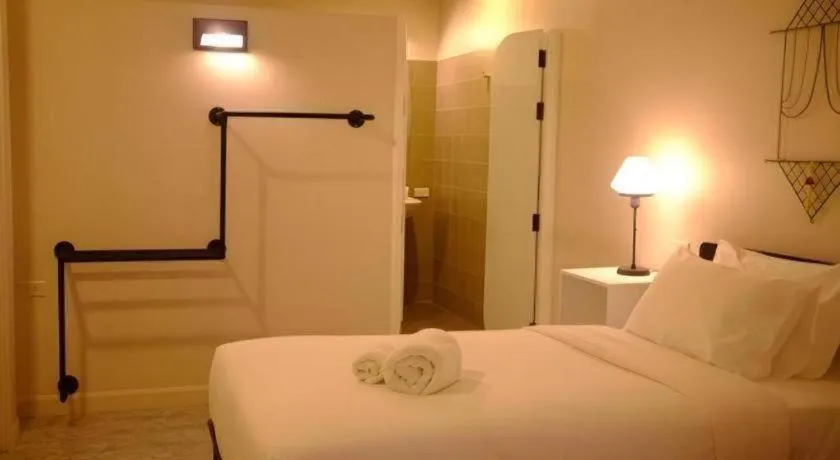 Bed in Silp-Pa Phra Nakhon Si Ayutthaya Hotel