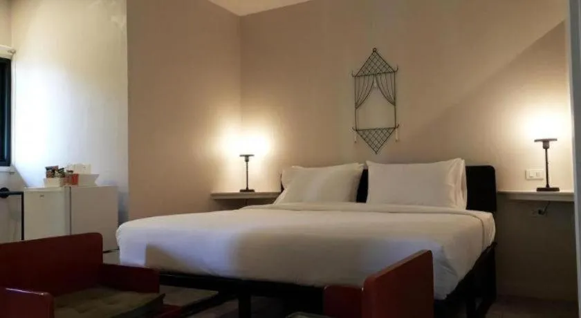 Bed in Silp-Pa Phra Nakhon Si Ayutthaya Hotel