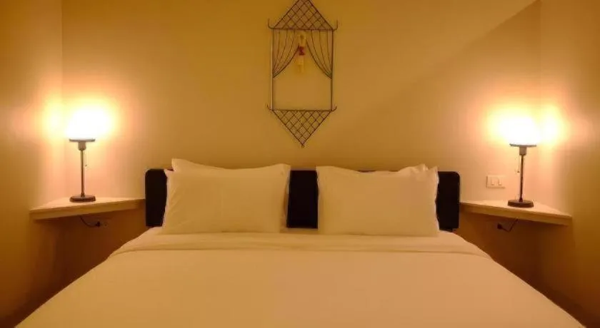 Bed in Silp-Pa Phra Nakhon Si Ayutthaya Hotel