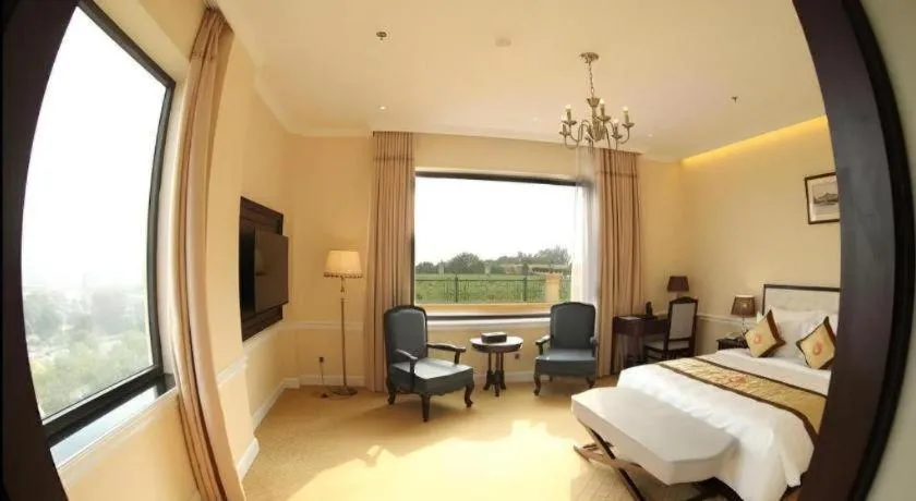 Bed in Phoenix Resort Bac Ninh