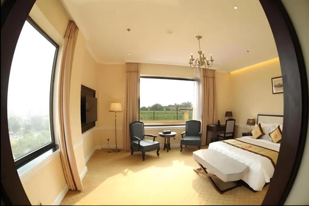 Bed in Phoenix Resort Bac Ninh