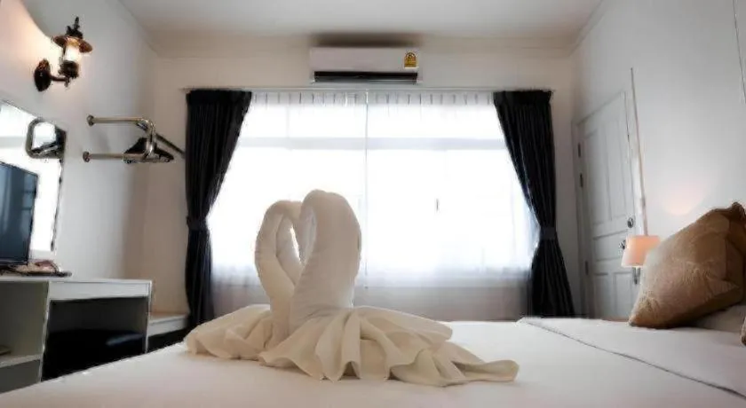 Bed in Rajapruek Place