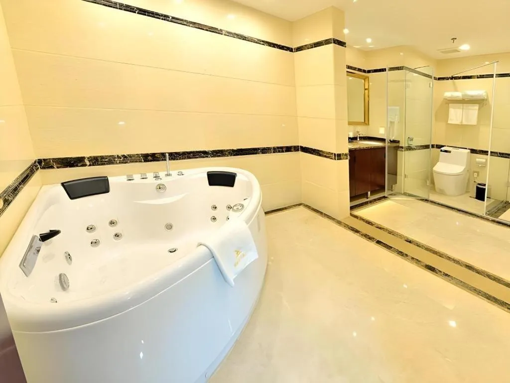 GreenTree Eastern Zigong Huashang International City Huichuan Road Hotel