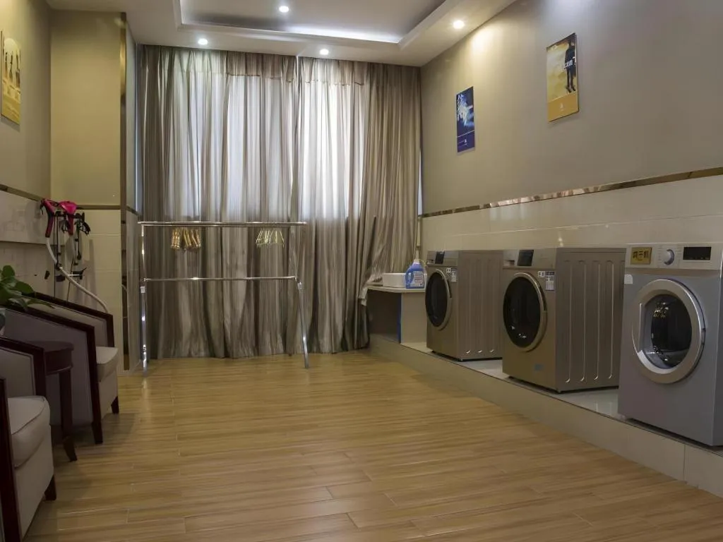 GreenTree Eastern Zigong Huashang International City Huichuan Road Hotel