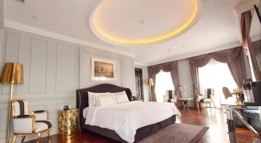 Bed in Lafayette Boutique Hotel