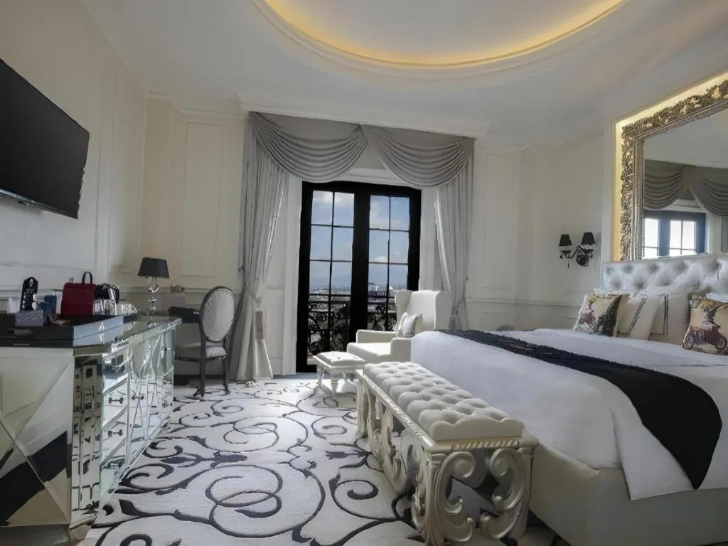 Bed in Lafayette Boutique Hotel