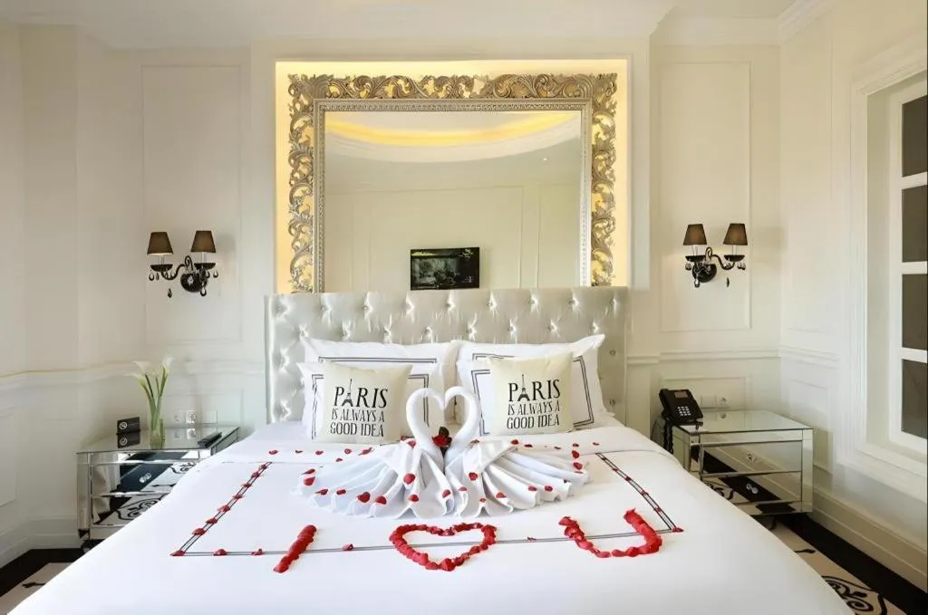 Bed in Lafayette Boutique Hotel