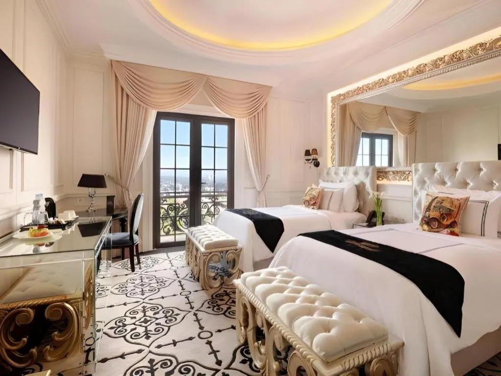 Bed in Lafayette Boutique Hotel