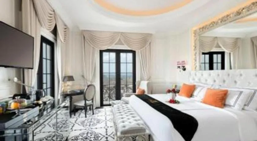 Bed in Lafayette Boutique Hotel