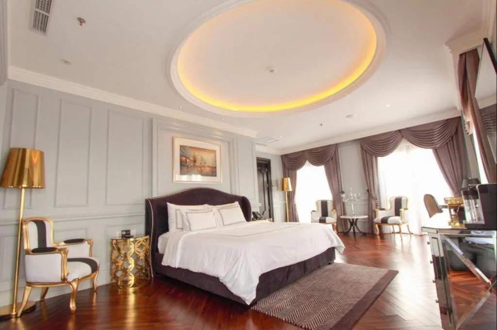 Bed in Lafayette Boutique Hotel