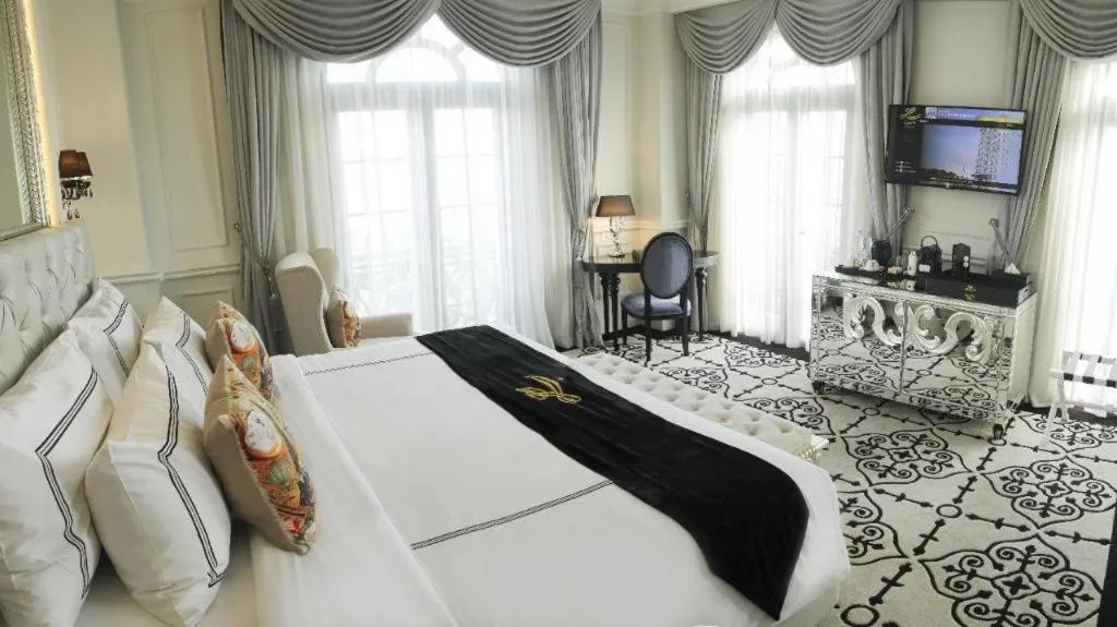 Bed in Lafayette Boutique Hotel