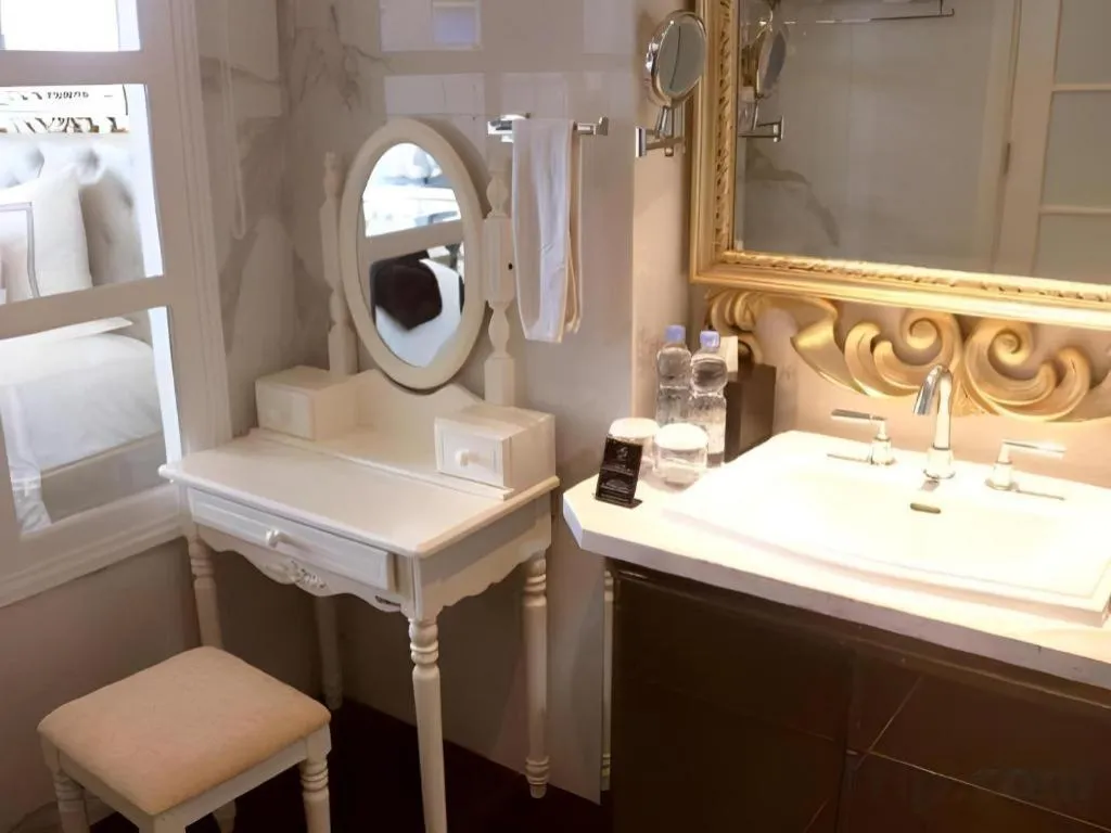 Lafayette Boutique Hotel