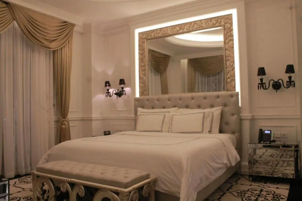 Bed in Lafayette Boutique Hotel