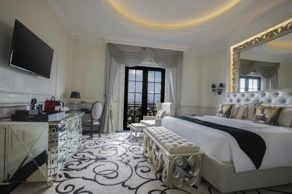 Bed in Lafayette Boutique Hotel