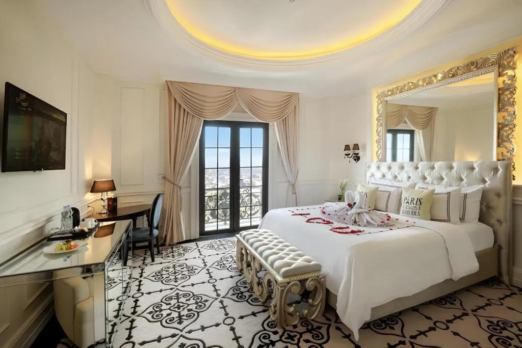 Bed in Lafayette Boutique Hotel