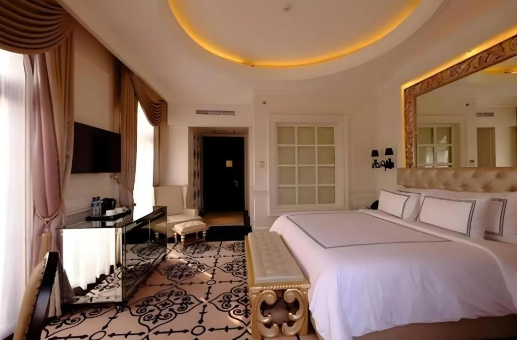 Bed in Lafayette Boutique Hotel