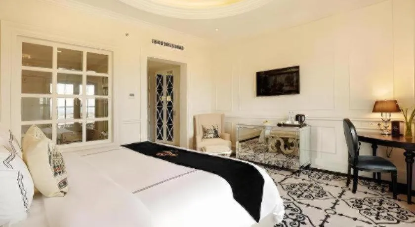 Bed in Lafayette Boutique Hotel