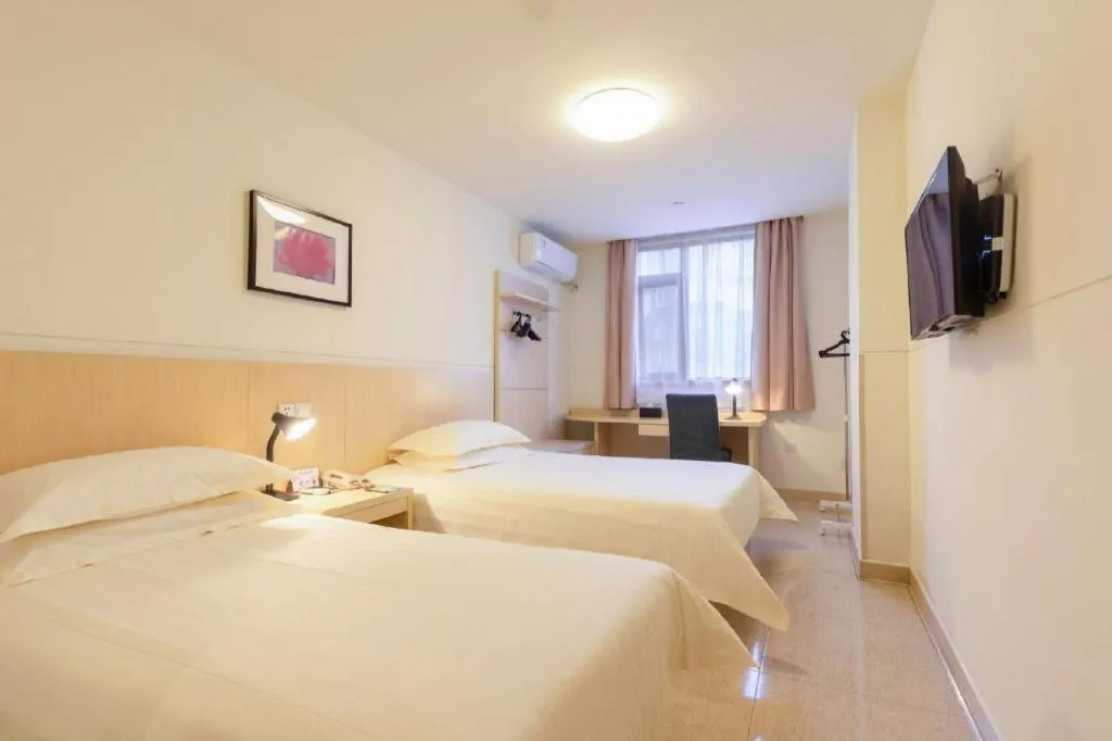 Bed in Jinjiang Inn Guangzhou Liwan Caihongqiao Metro Station