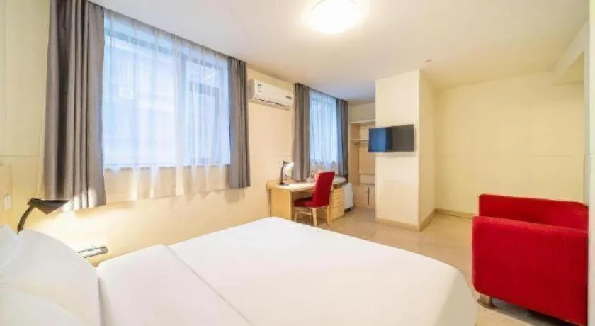 Bed in Jinjiang Inn Guangzhou Liwan Caihongqiao Metro Station