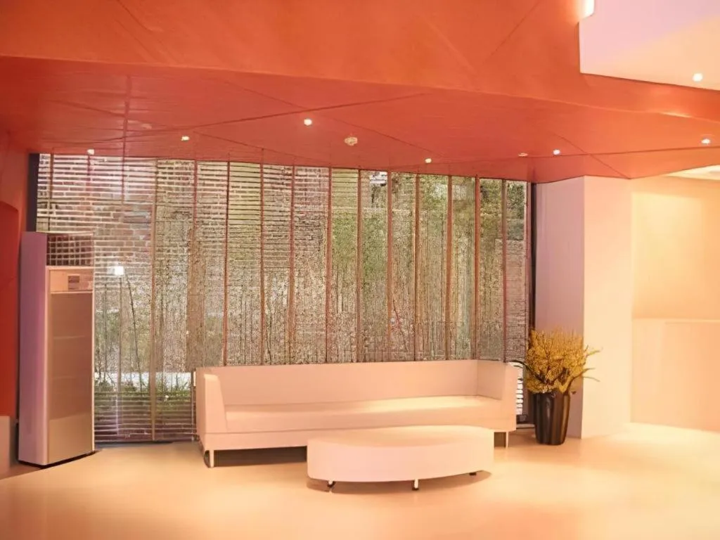 Jinjiang Inn Guangzhou Liwan Caihongqiao Metro Station