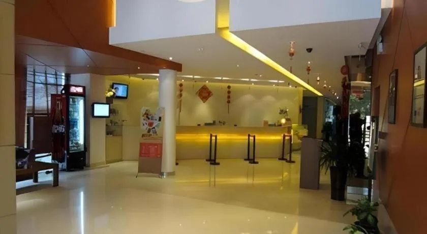 Jinjiang Inn Guangzhou Liwan Caihongqiao Metro Station