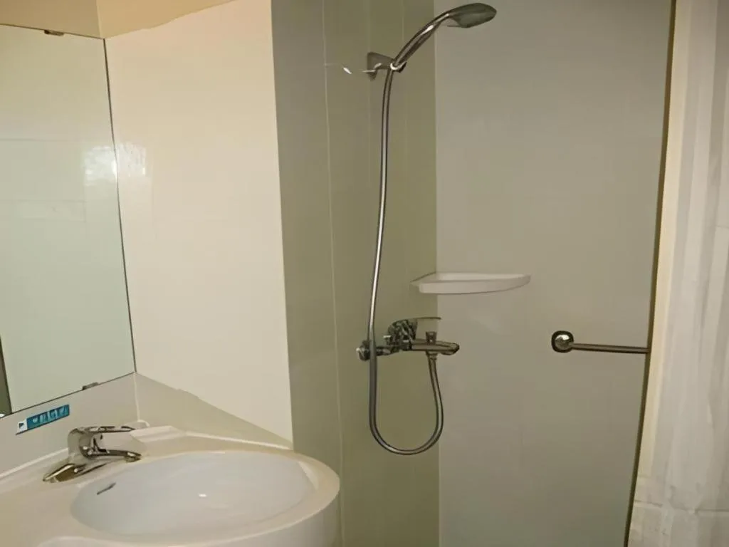 Jinjiang Inn Guangzhou Liwan Caihongqiao Metro Station