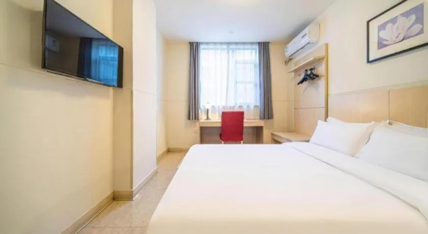 Bed in Jinjiang Inn Guangzhou Liwan Caihongqiao Metro Station