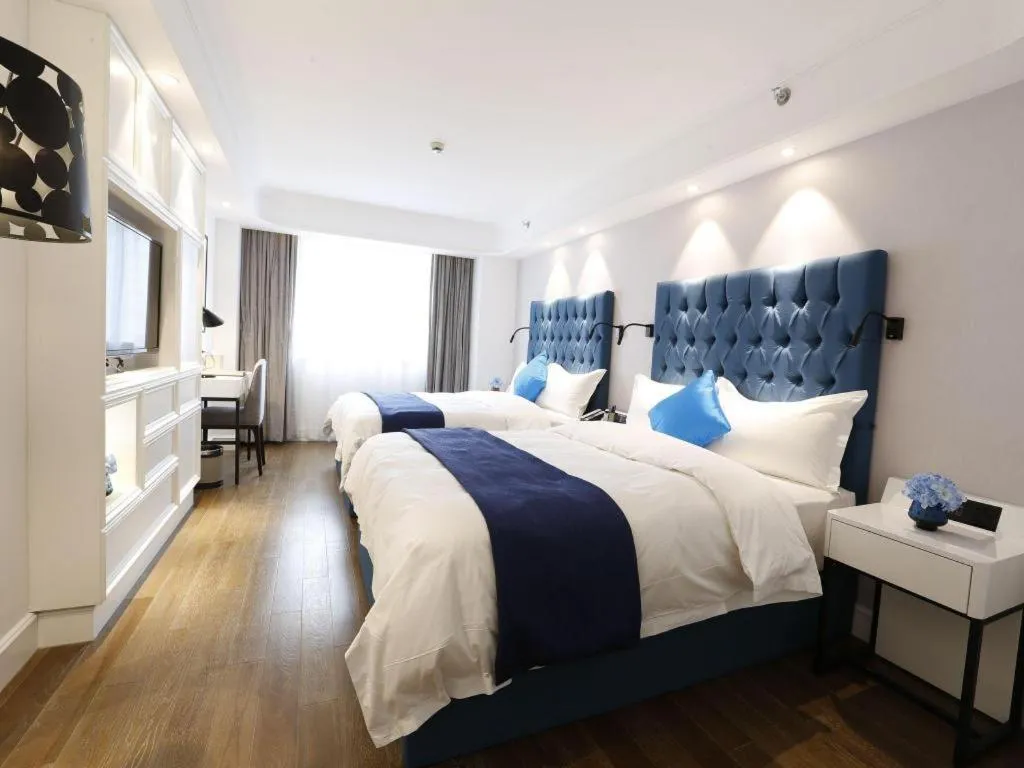 Bed in Shanghai Jinchen Hotel