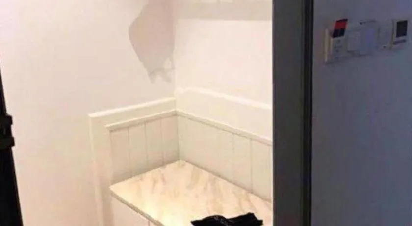 Bed in Shanghai Jinchen Hotel