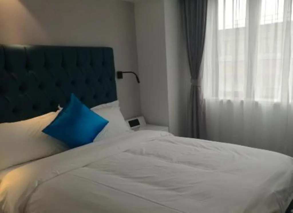 Bed in Shanghai Jinchen Hotel
