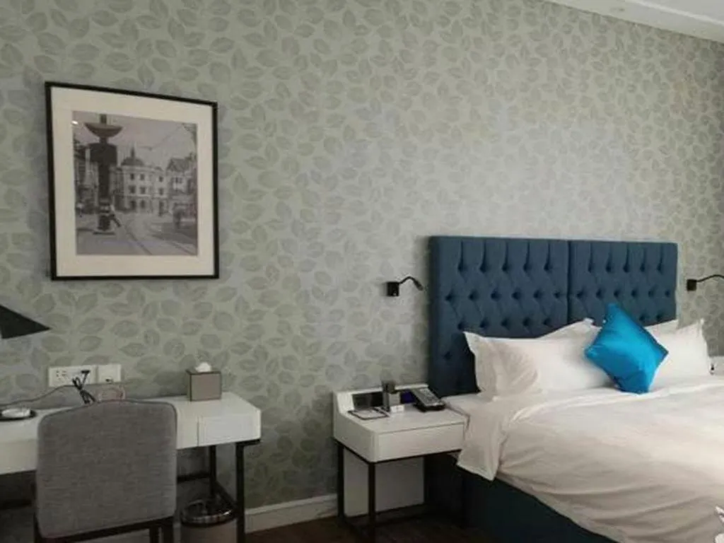 Bed in Shanghai Jinchen Hotel