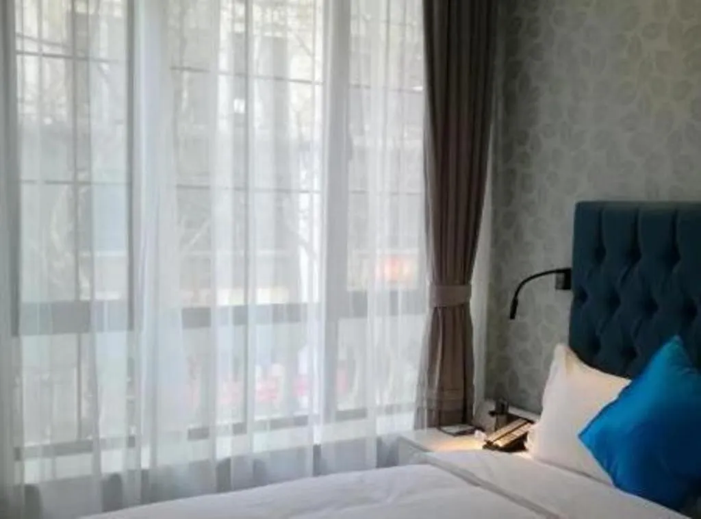 Bed in Shanghai Jinchen Hotel