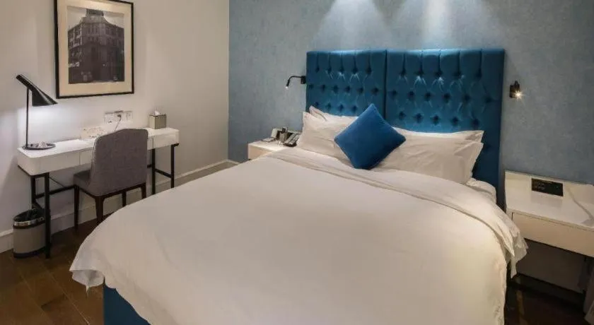 Bed in Shanghai Jinchen Hotel